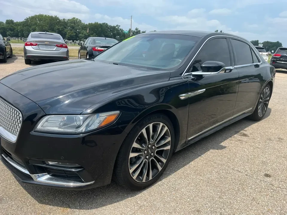 2017 Lincoln Continental 10th Gen - Image 4 of 19