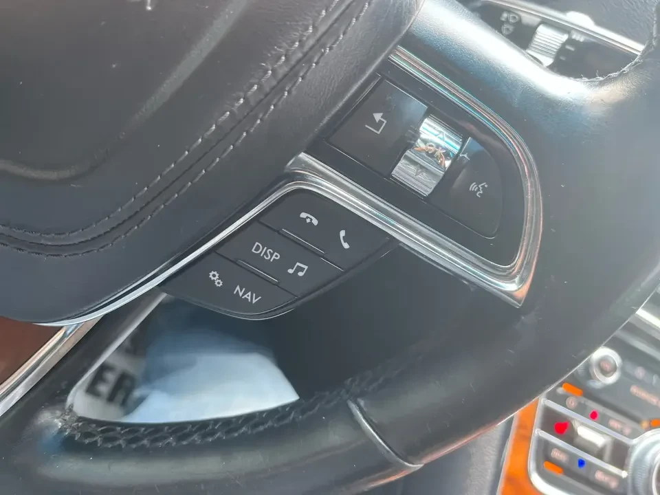2017 Lincoln Continental 10th Gen - Image 12 of 19