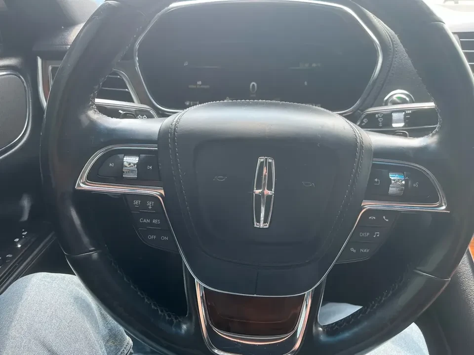 2017 Lincoln Continental 10th Gen - Image 13 of 19