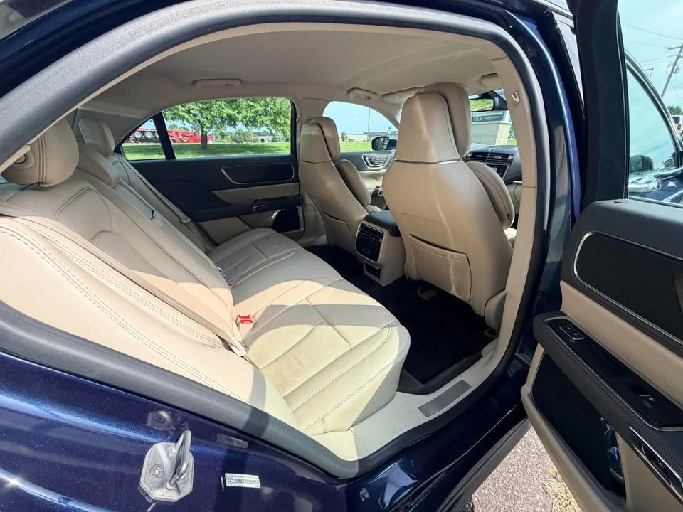 2017 Lincoln Continental 10th Gen - Image 18 of 19
