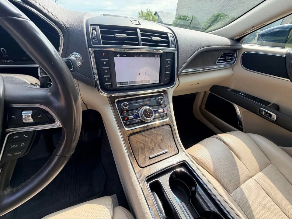 2017 Lincoln Continental 10th Gen - Image 12 of 19