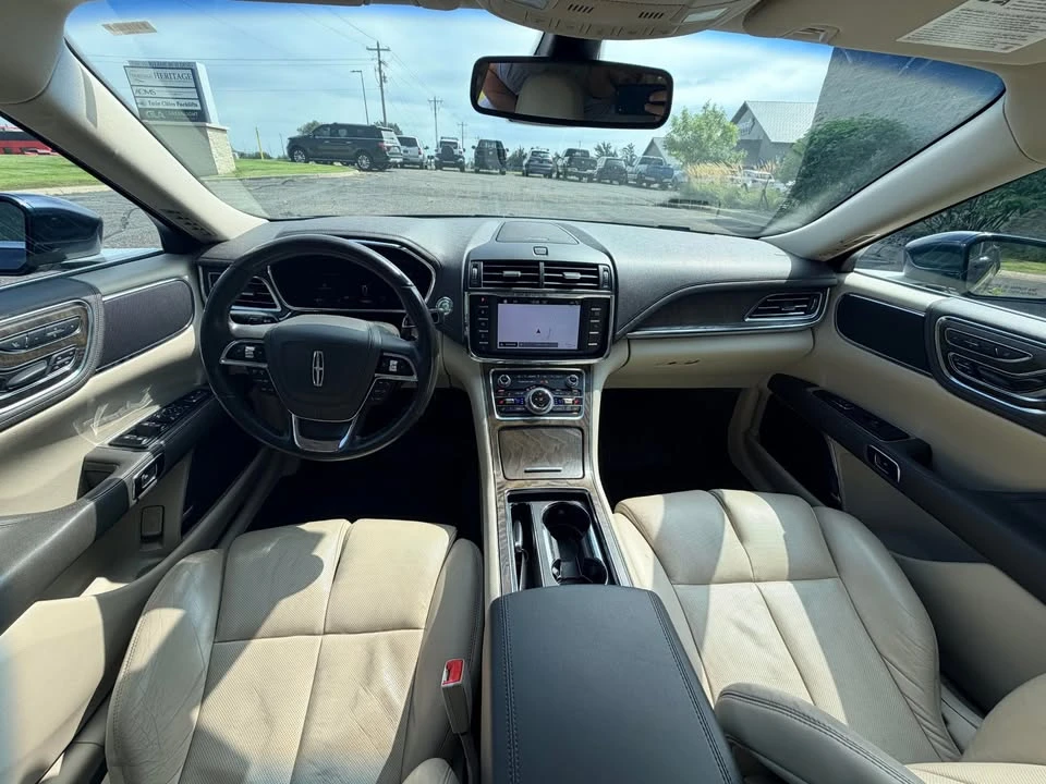 2017 Lincoln Continental 10th Gen - Image 16 of 19