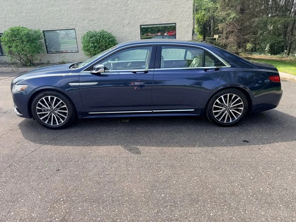2017 Lincoln Continental 10th Gen - Image 2 of 19