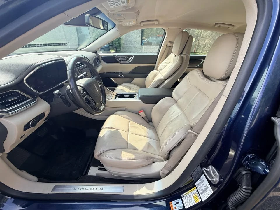 2017 Lincoln Continental 10th Gen - Image 9 of 19
