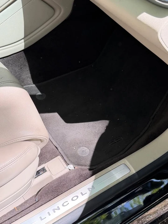 2017 Lincoln Continental 10th Gen - Image 12 of 13