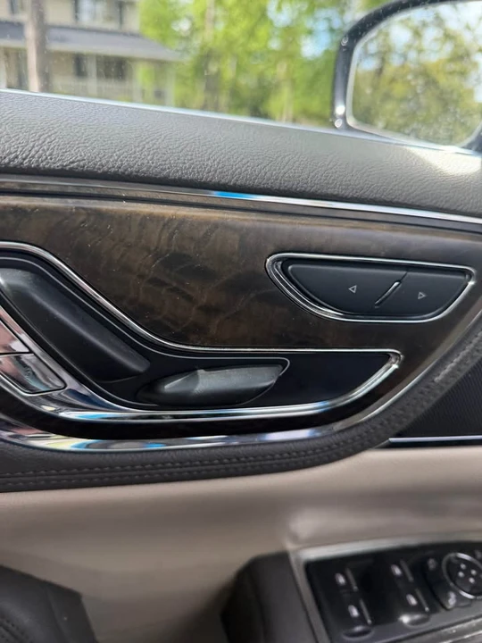 2017 Lincoln Continental 10th Gen - Image 9 of 13
