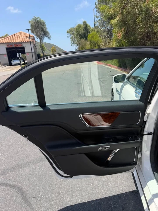 2017 Lincoln Continental 10th Gen - Image 16 of 20