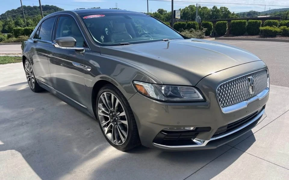 2017 Lincoln Continental 10th Gen - Image 5 of 12