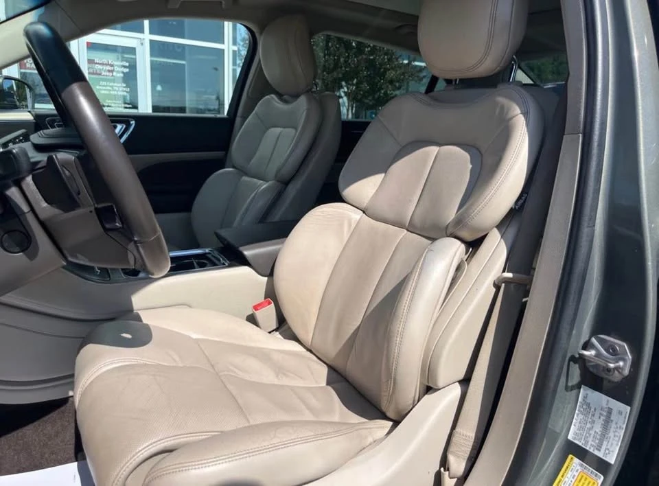2017 Lincoln Continental 10th Gen - Image 6 of 12