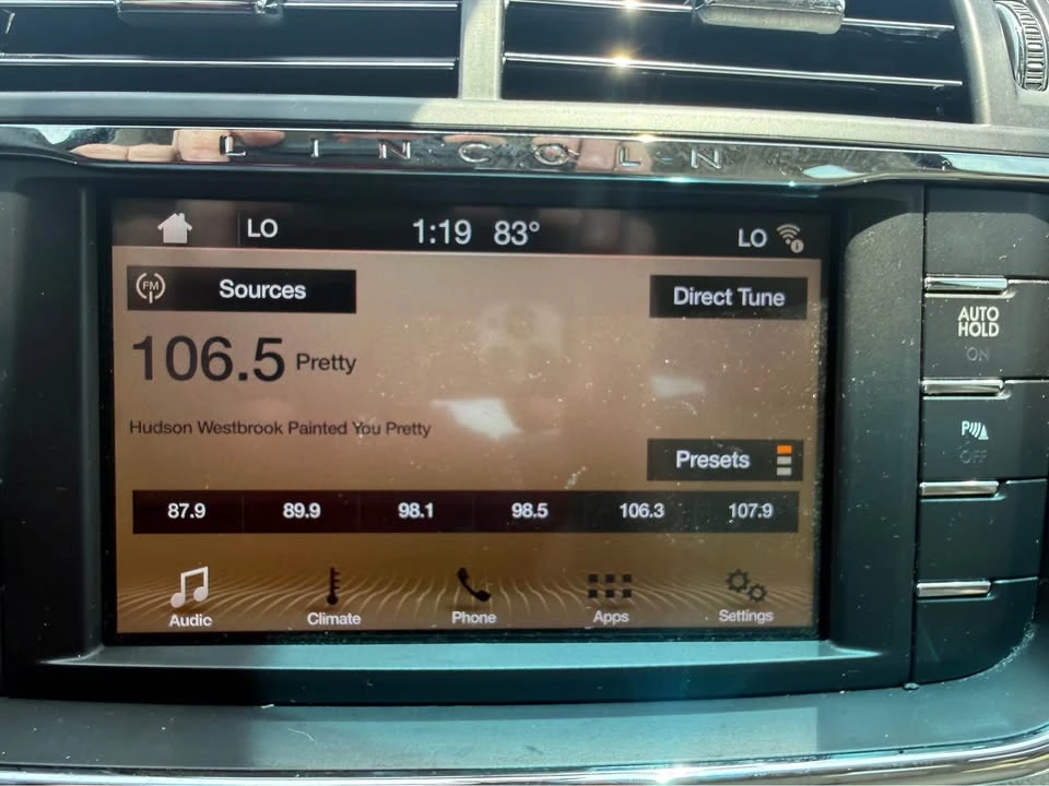 2017 Lincoln Continental 10th Gen - Image 15 of 19