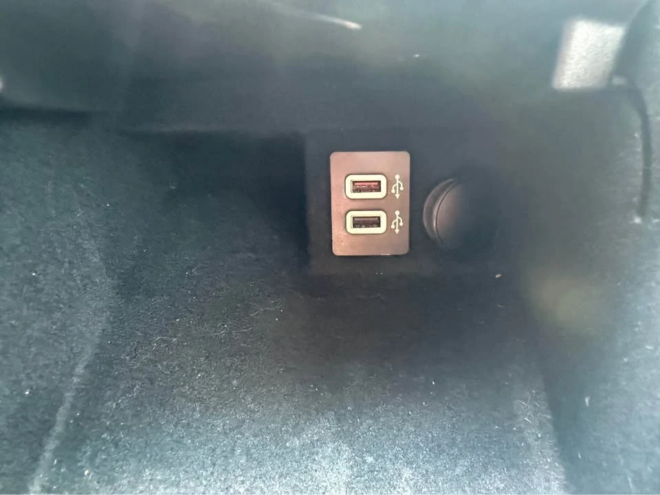 2017 Lincoln Continental 10th Gen - Image 18 of 19