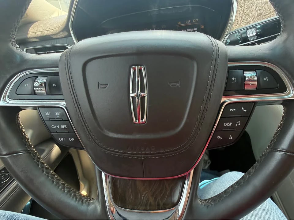 2017 Lincoln Continental 10th Gen - Image 17 of 19