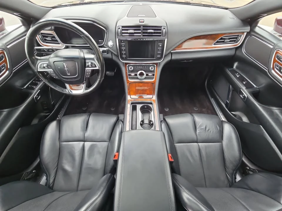 2017 Lincoln Continental 10th Gen - Image 2 of 12