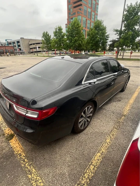 2017 Lincoln Continental 10th Gen - Image 4 of 6