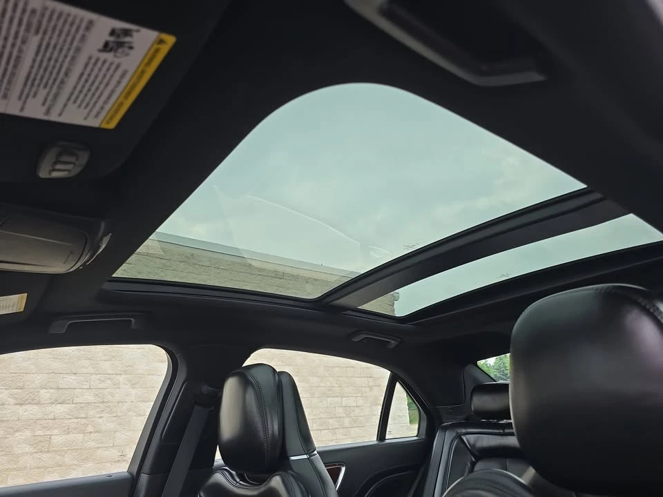 2017 Lincoln Continental 10th Gen - Image 7 of 12