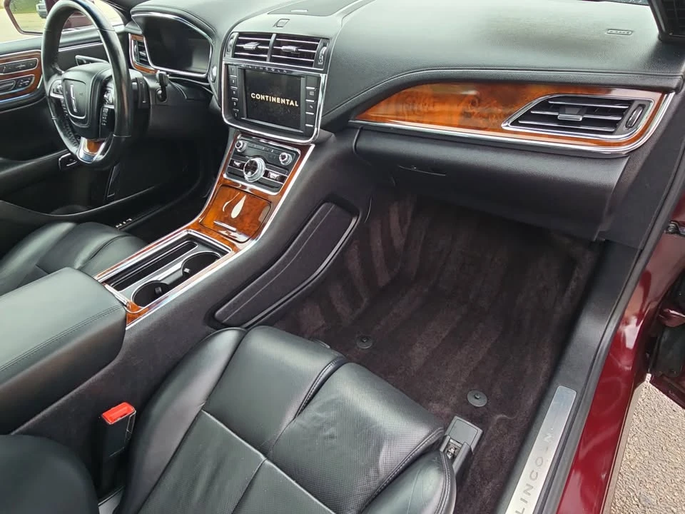 2017 Lincoln Continental 10th Gen - Image 5 of 12