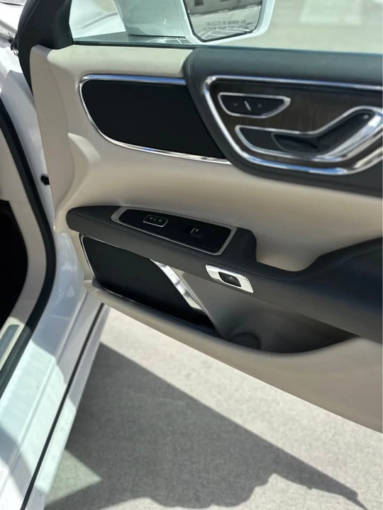 2017 Lincoln Continental 10th Gen - Image 17 of 19