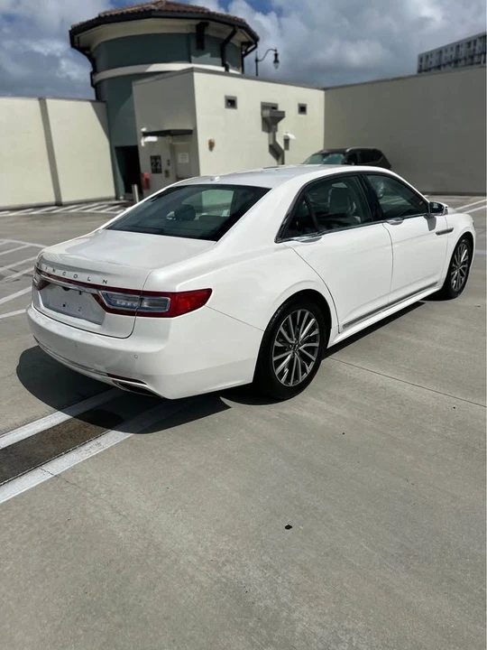 2017 Lincoln Continental 10th Gen - Image 7 of 19
