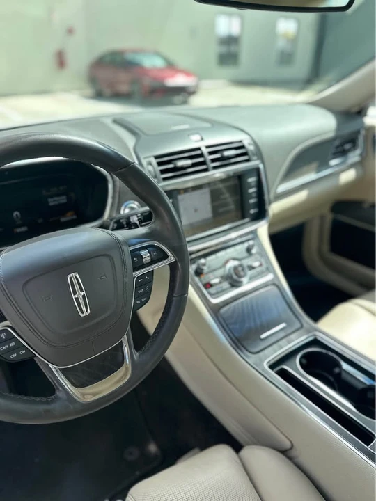 2017 Lincoln Continental 10th Gen - Image 12 of 19