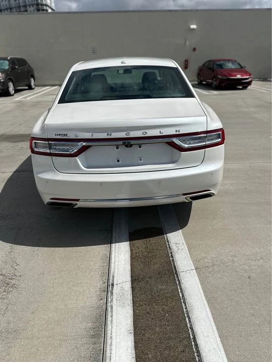 2017 Lincoln Continental 10th Gen - Image 6 of 19