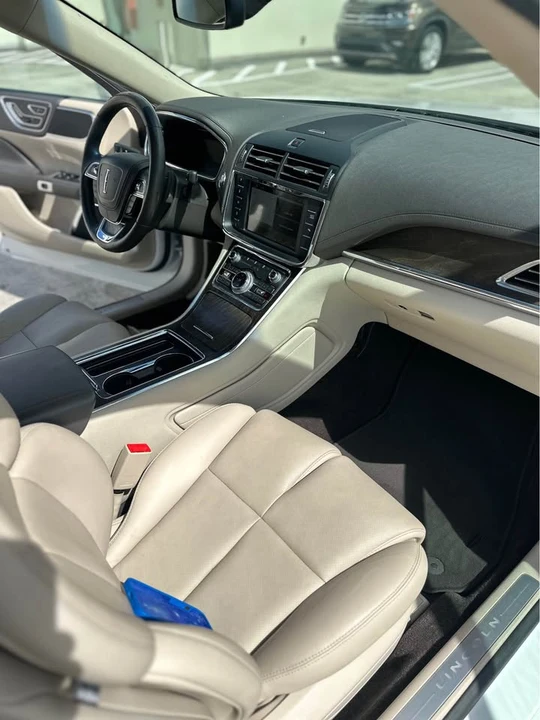 2017 Lincoln Continental 10th Gen - Image 16 of 19