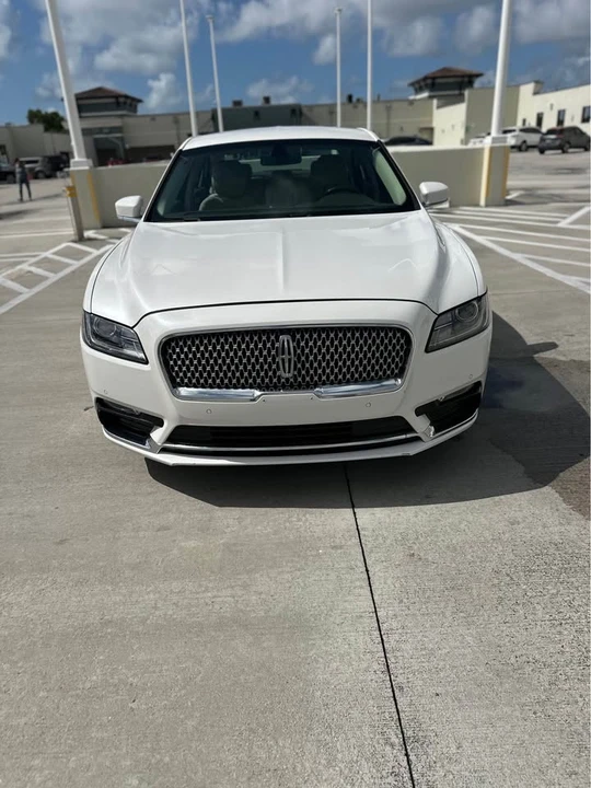2017 Lincoln Continental 10th Gen - Image 2 of 19