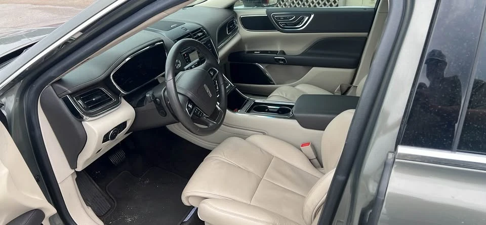 2017 Lincoln Continental 10th Gen - Image 8 of 13