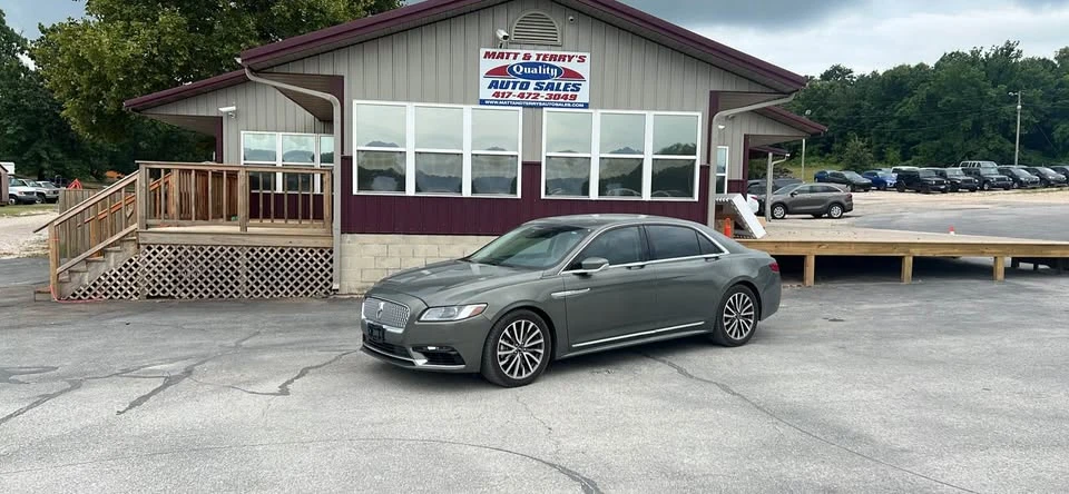 2017 Lincoln Continental 10th Gen - Image 2 of 13