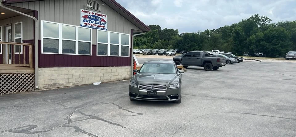 2017 Lincoln Continental 10th Gen - Image 3 of 13
