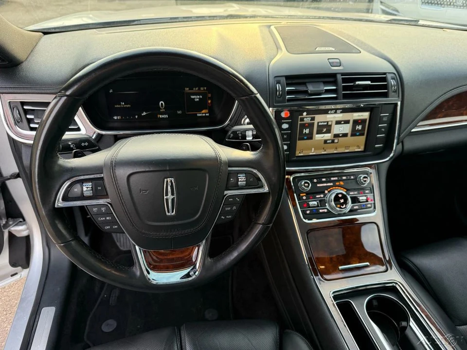 2017 Lincoln Continental 10th Gen - Image 19 of 21
