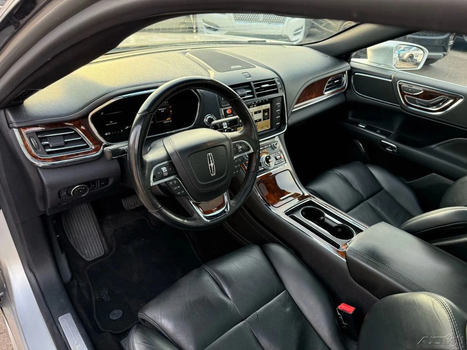 2017 Lincoln Continental 10th Gen - Image 16 of 21