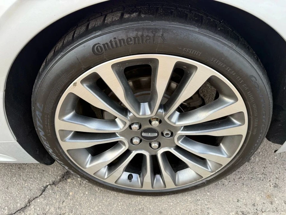 2017 Lincoln Continental 10th Gen - Image 10 of 12