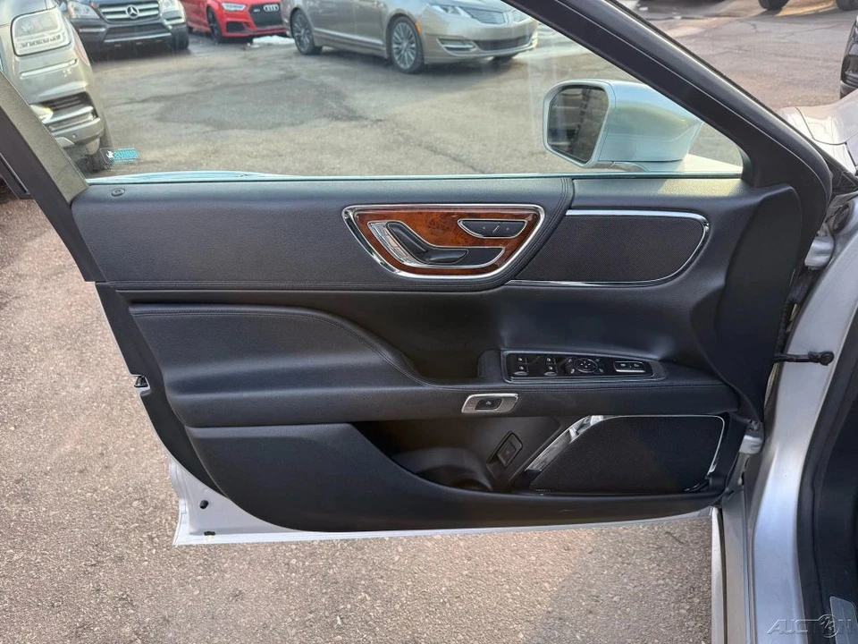 2017 Lincoln Continental 10th Gen - Image 17 of 21