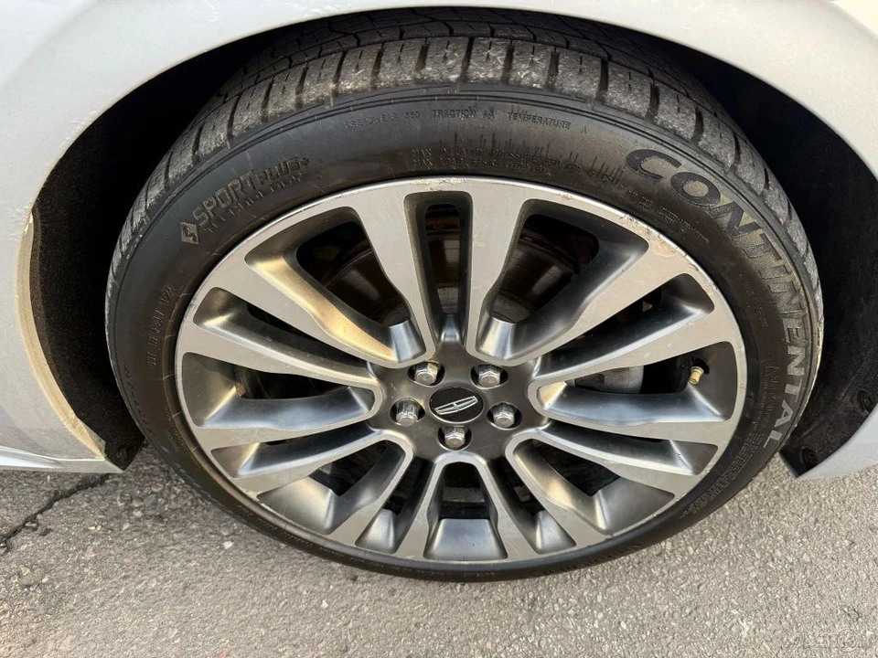 2017 Lincoln Continental 10th Gen - Image 12 of 12