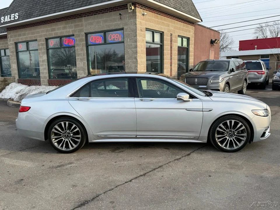 2017 Lincoln Continental 10th Gen - Image 4 of 12