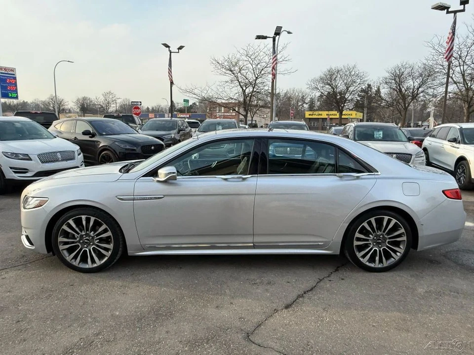 2017 Lincoln Continental 10th Gen - Image 8 of 12