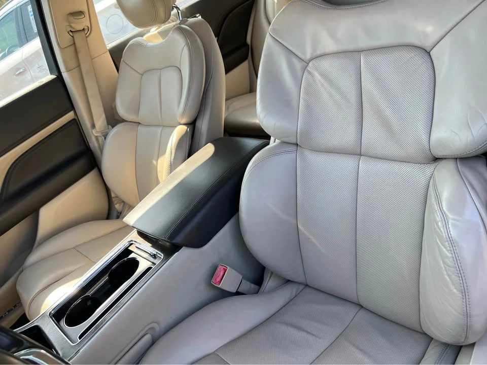2017 Lincoln Continental 10th Gen - Image 10 of 11