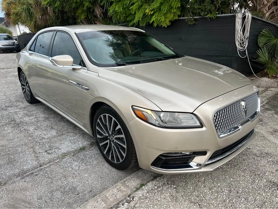 2017 Lincoln Continental 10th Gen - Image 4 of 10