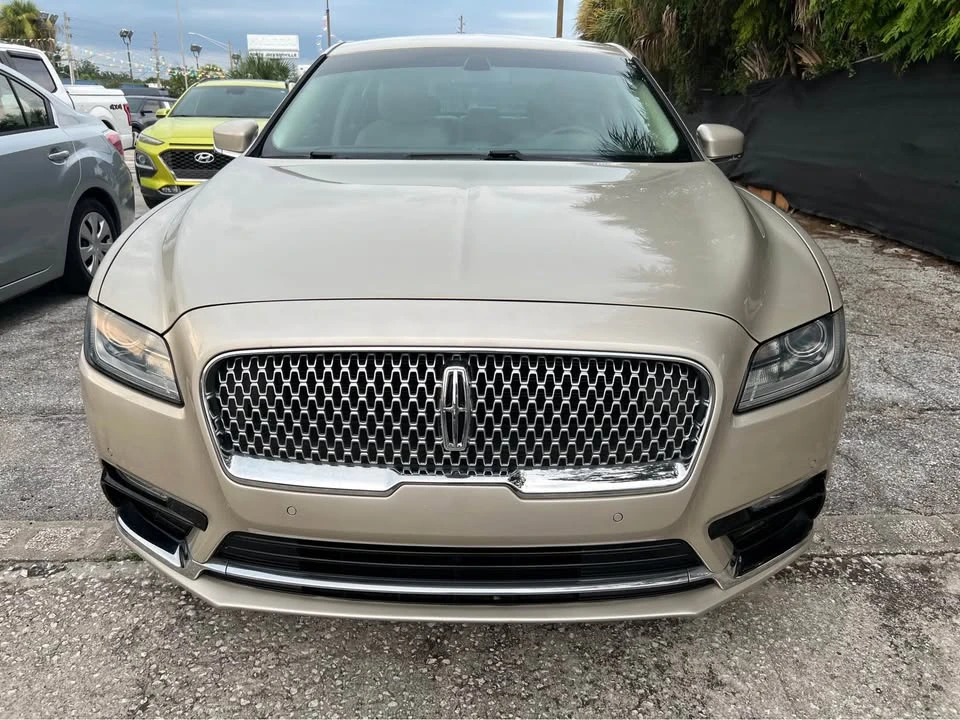 2017 Lincoln Continental 10th Gen - Image 5 of 10