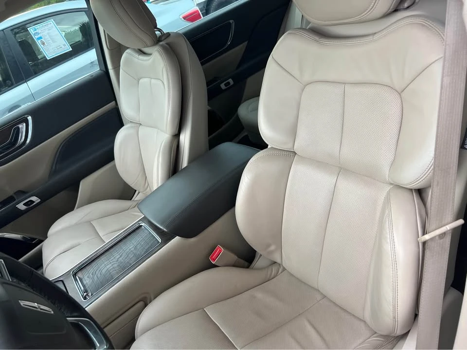 2017 Lincoln Continental 10th Gen - Image 7 of 10