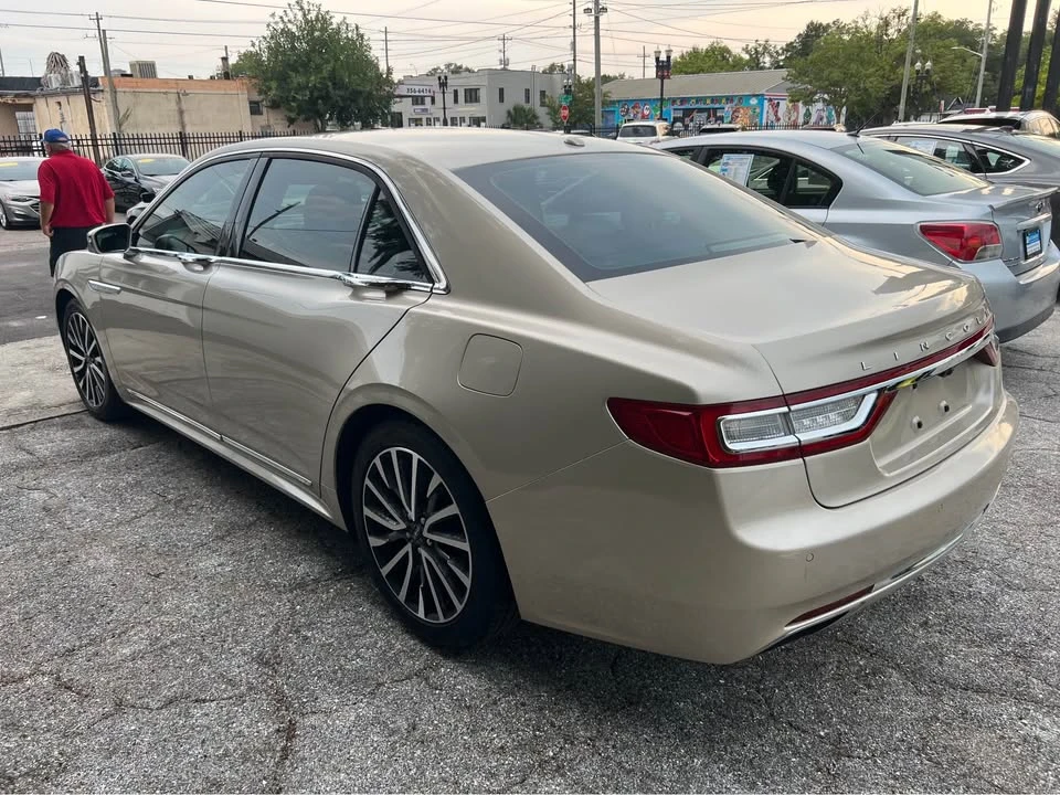 2017 Lincoln Continental 10th Gen - Image 2 of 10