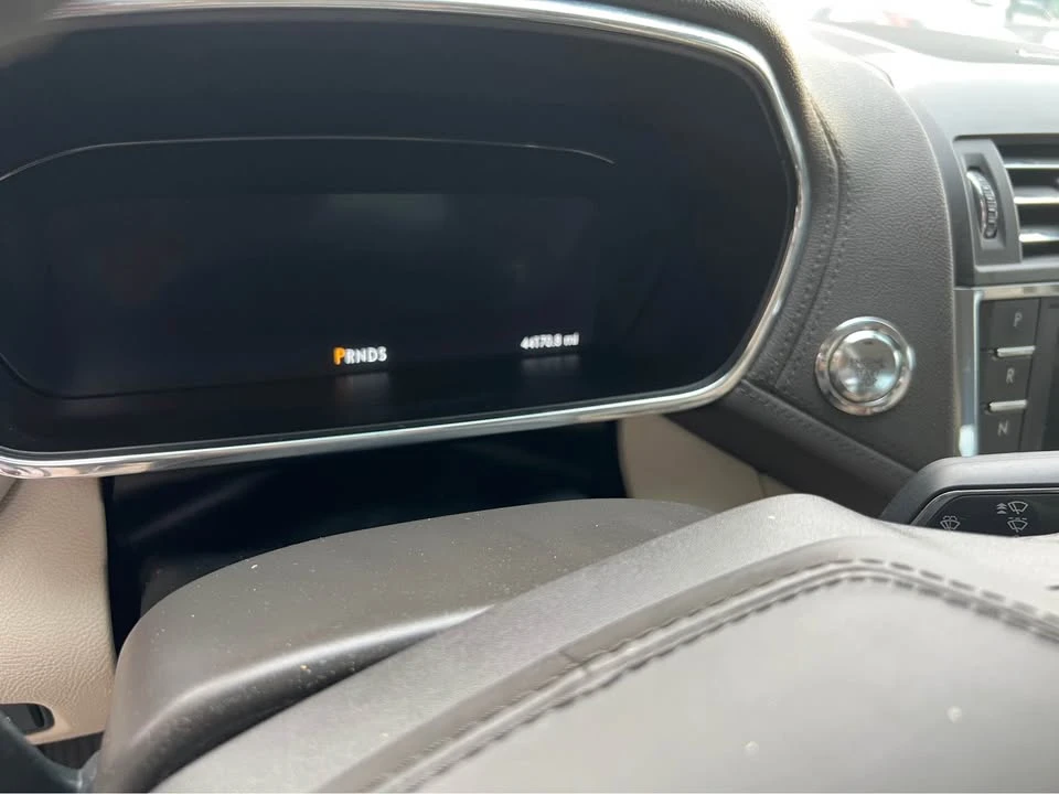2017 Lincoln Continental 10th Gen - Image 10 of 10