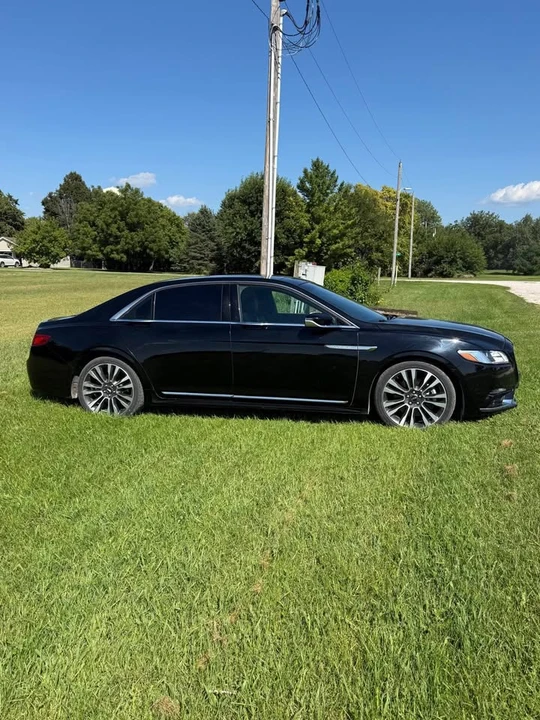 2017 Lincoln Continental 10th Gen - Image 11 of 20