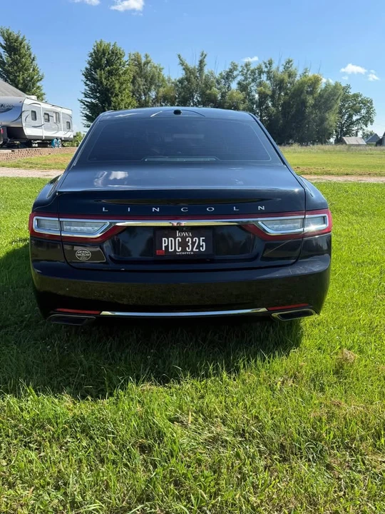 2017 Lincoln Continental 10th Gen - Image 2 of 20