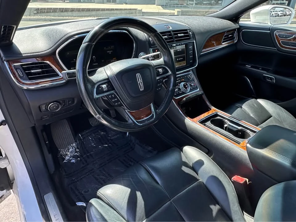 2017 Lincoln Continental 10th Gen - Image 11 of 18