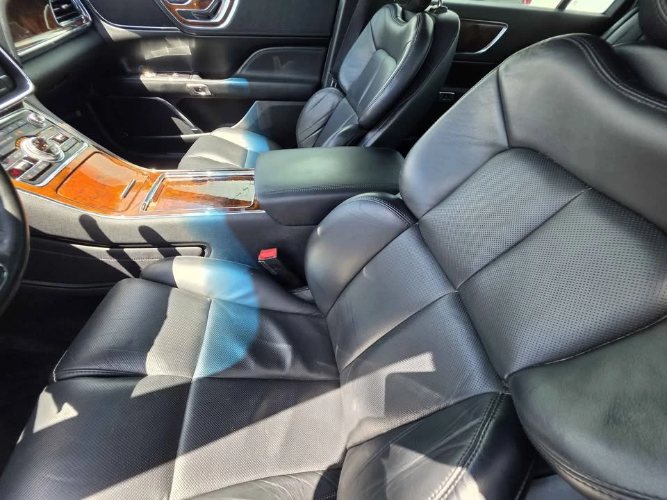 2017 Lincoln Continental 10th Gen - Image 18 of 20