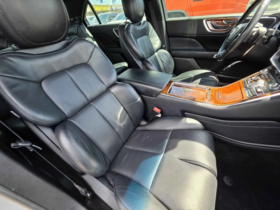 2017 Lincoln Continental 10th Gen - Image 11 of 20