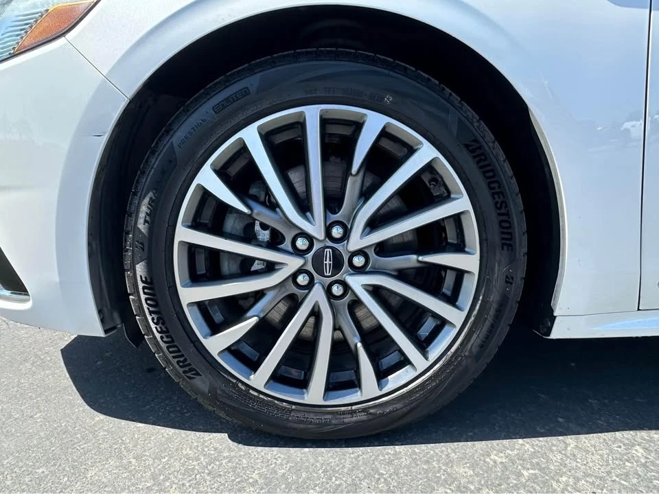 2017 Lincoln Continental 10th Gen - Image 9 of 18