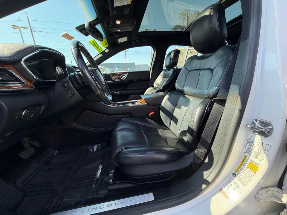 2017 Lincoln Continental 10th Gen - Image 13 of 15
