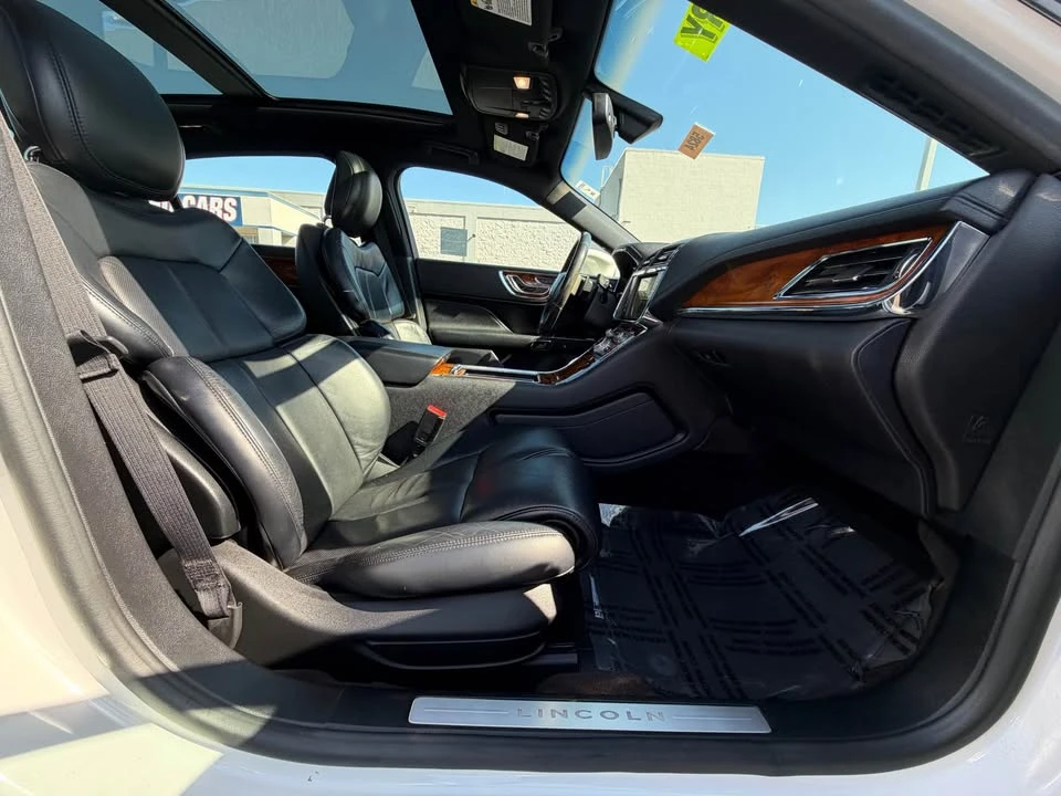 2017 Lincoln Continental 10th Gen - Image 9 of 15